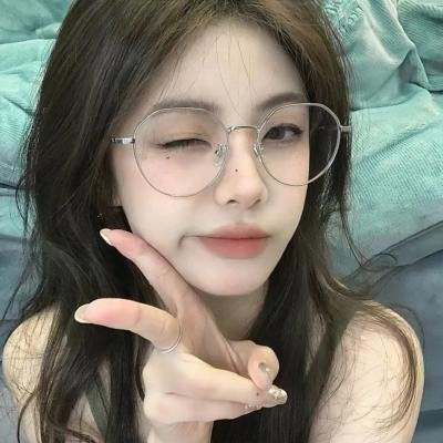 黄蜂女